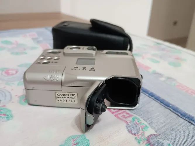 Câmera Canon elph LT 260