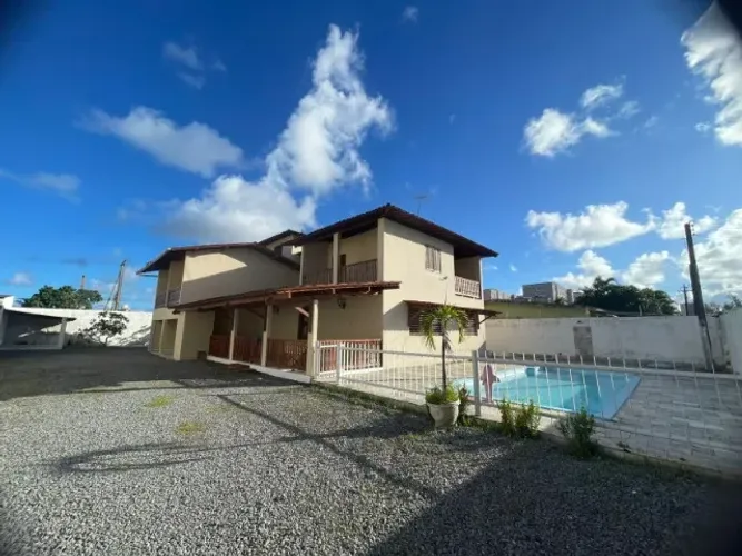Vendo casa de alto padrão em Candeias toda reformada R$ 1.8 milhão