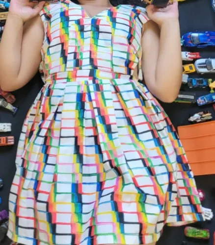 Vestido colorido lindo