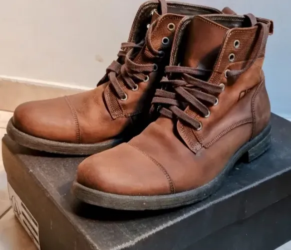 Bota Democrata Garage