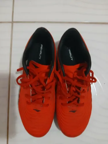 Chuteira da penalty com 2 meses de uso 