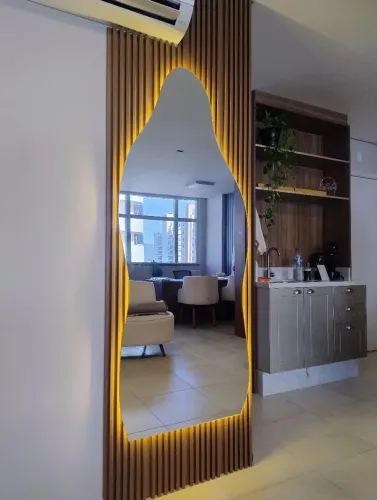 Espelho Decorativo com Iluminação LED