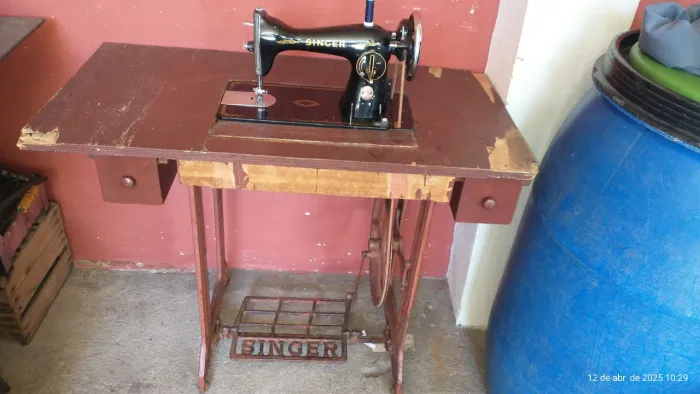 Máquina de Costurar Singer Antiga
