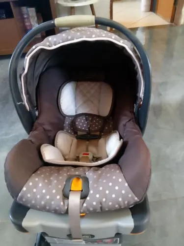 Cadeirinha de bebê - Bebê conforto Chicco key fit
