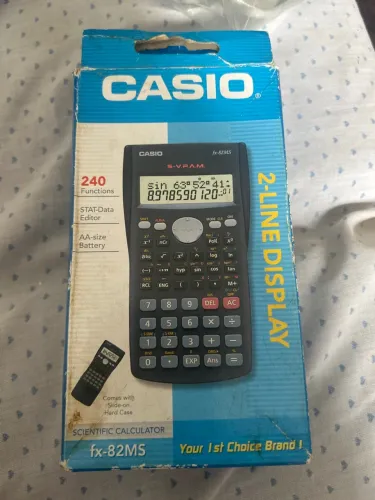 Calculadora Científica Casio fx-82MS usada