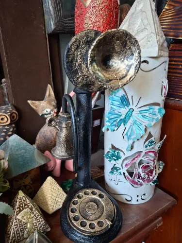 Telefone em resina