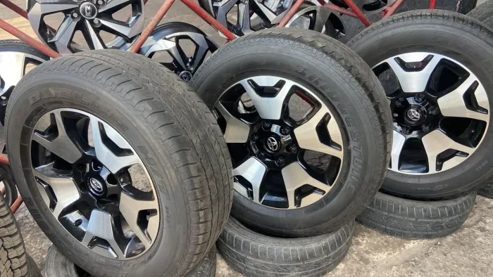 Roda Hilux SW4 aro 18 