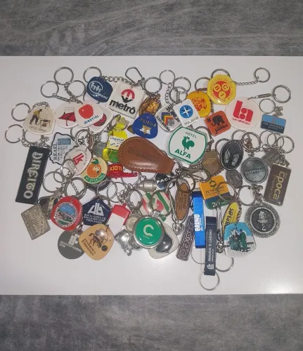 Lote de 55 chaveiros antigos promocionais
