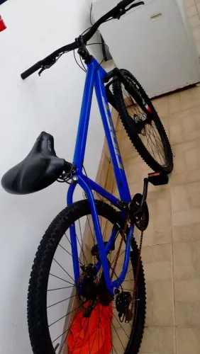 Bicicleta de Mountain Bike Azul