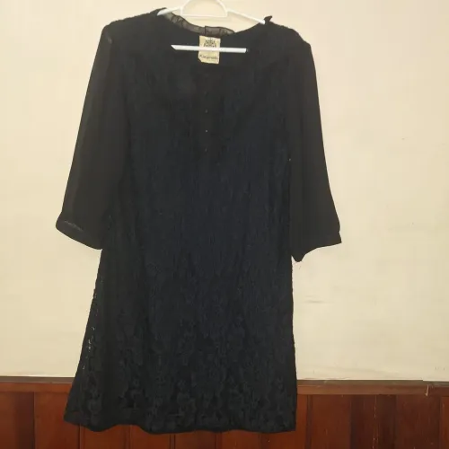 Vestido Preto de Renda Karamello