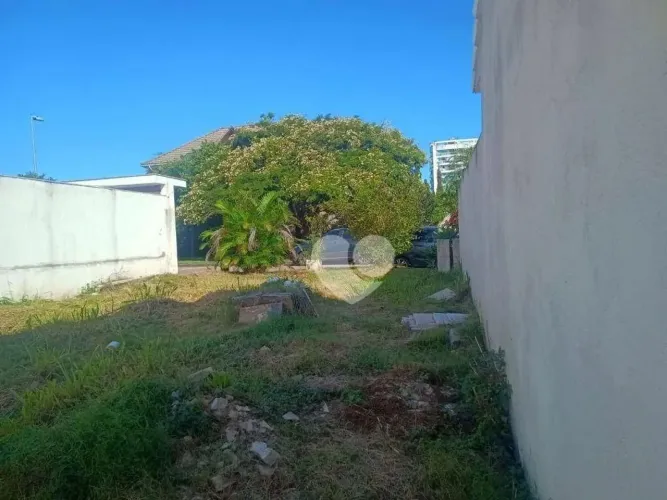Vendo terreno no Condomínio Green Place no Recreio dos Bandeirantes, ótima localização.