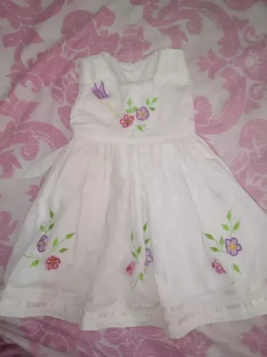 Vestido Branco Bordado para Bebê