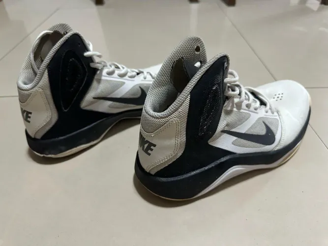 Tênis Nike Hyperdunk branco - Tamanho 40