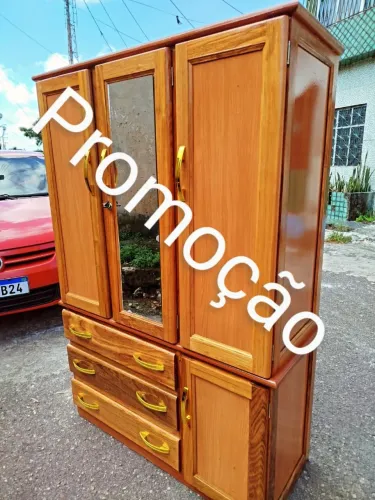 Guarda Roupa de Madeira em Promoção com espelho completo