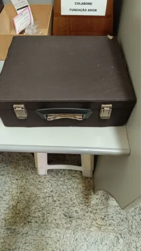 Antigo aparelho de fisioterapia