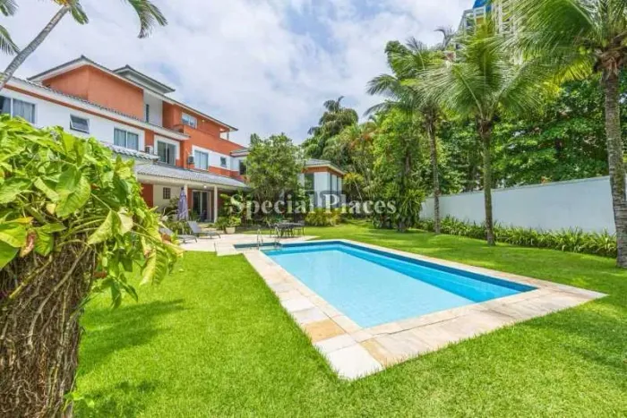 Casa em Condomínio : / Residencial / Barra da Tijuca