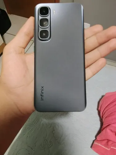Infinix hot 60 pro+ 256gb 16gb de ram