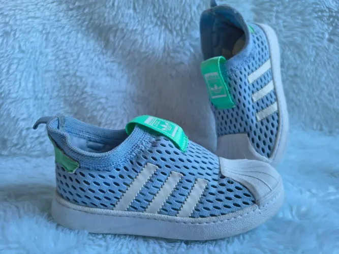Tênis adidas infantil superstar azul