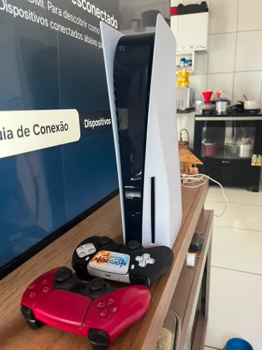 Ps5 mídia física e digital + 2 controles