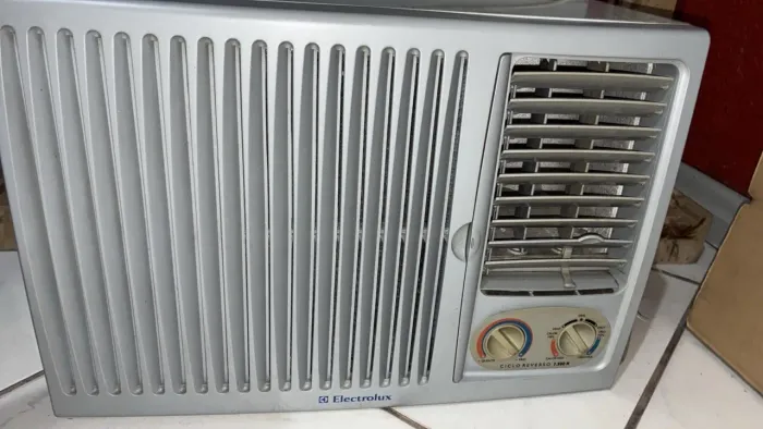 Ar-Condicionado de Janela Electrolux 7.500 BTUs 220V - Funcionando Perfeitamente
