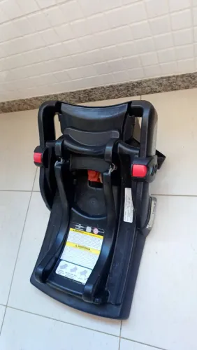 Bebê Conforto Graco SnugRide Click Connect 40 com Base Regulável - Super Conservado