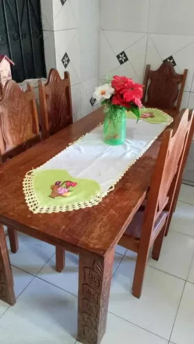 Só pra venda  messa por  1.100.  Vestido verde 50 o vermelho 50 preto 35 a cinta 80 ?