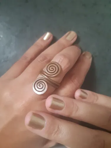 Benedito Calixto Anel Artesanal Grande em Tom Cobre Ornamental Espiral - Aro 20