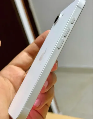 iPhone 16e 128GB 