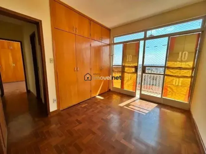 Apartamento amplo e confortável no bairro Santa Efigênia Belo Horizonte