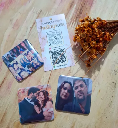 Bottons e imas de geladeira personalizados.