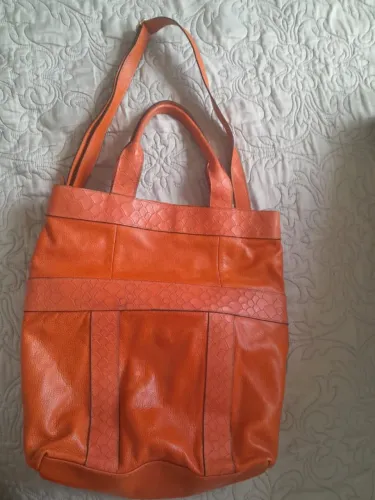 Bolsa couro legítimo, cor laranja, mod. Amanda Borjalle, grande com repartições,2 alças