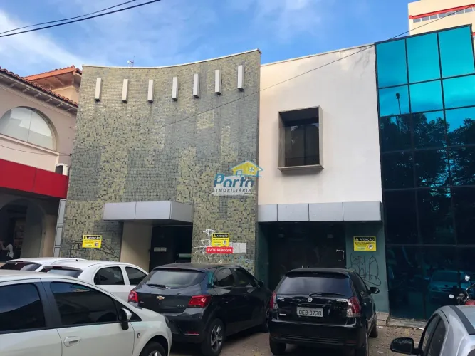 Prédio com 20 Salas para Locação na Av. Freim Serafim