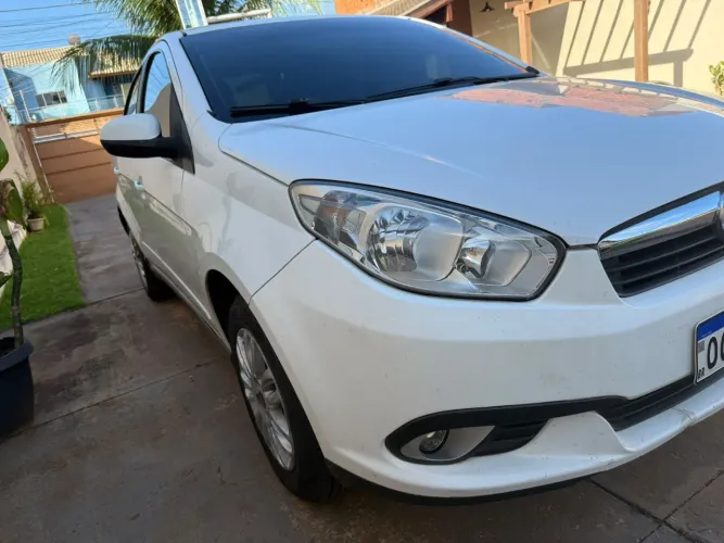 Fiat Grand Siena Attrac. 1.4 EVO F.flex 8V 2015
