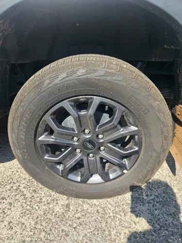 VENDO 4 Pneus zerado Aro 18 18 /255 /65 Valor R$ 3.500