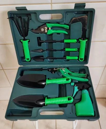 Kit Jardinagem 10 peças com maleta