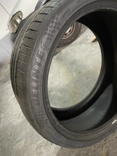 Pneu 265 35 20