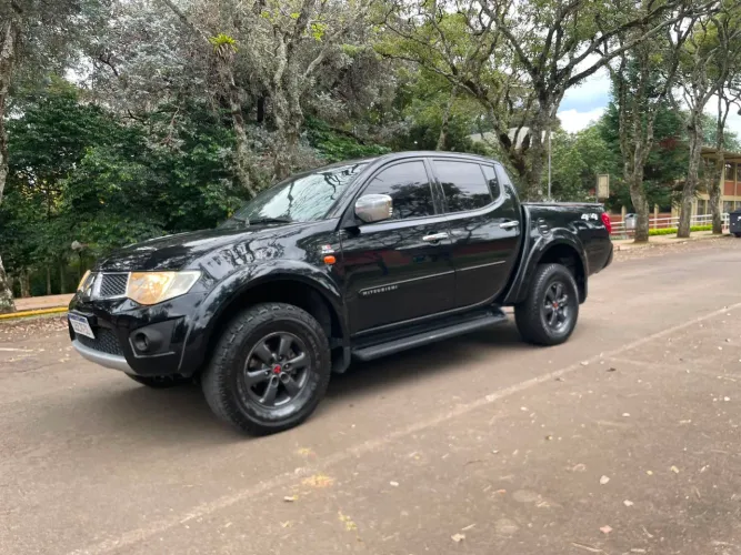 Mitsubishi L200 Triton HPE 3.2 CD TB Int.diesel AUT 2012