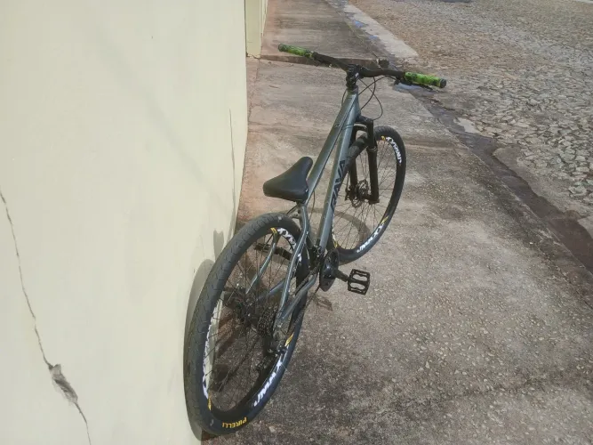 Vende-se bicicleta rava