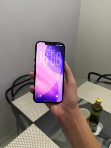 iPhone 16e  128 gb com caixa e nota fiscal, 94% da saúde da bateria, sem marcar de uso.