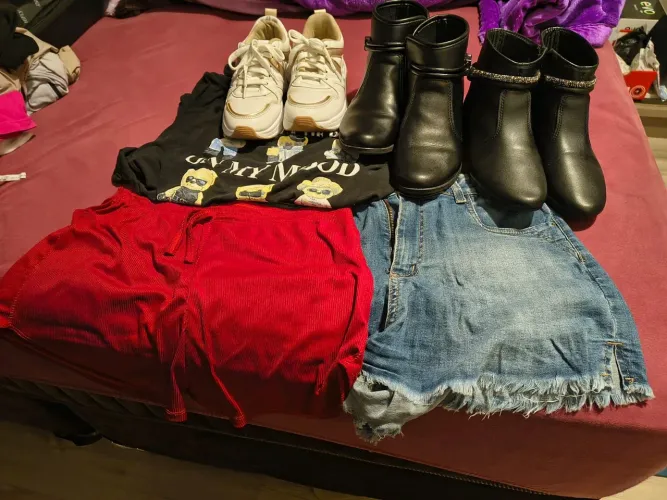 botas usadas n 35 e roupas para bazar