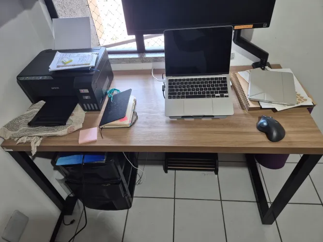 Mesa Escritório Industrial 1,35m x 0,60m Ferro Reforçado