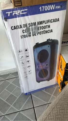 Caixa de som portátil! 1700 RMS com microfone. Nova.