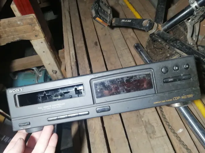 CD Player Sony sucata pra uso de peças!