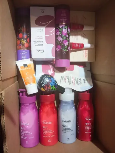 Caixa com produtos