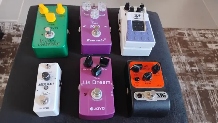 Pedais de guitarra