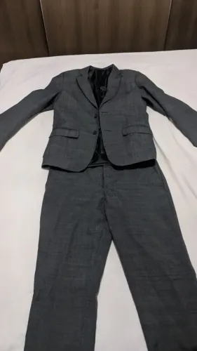 Terno usado apenas 3 vezes 