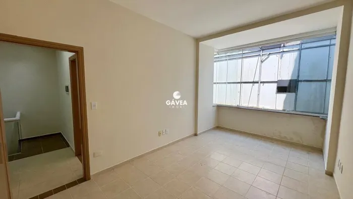 Conjunto Comercial/sala para aluguel no Centro em São Vicente.