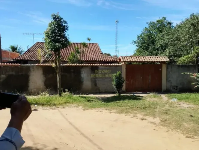 VENDO CASA 3 QUARTOS NO BALNEARIO