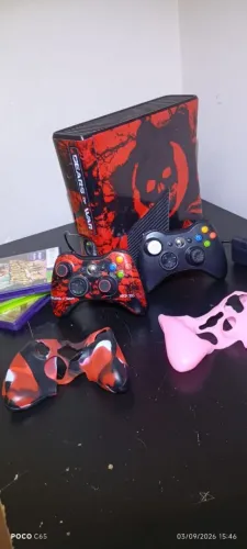 Xbox 360 slim com desbloqueio LT controle e fonte + 3 jogos