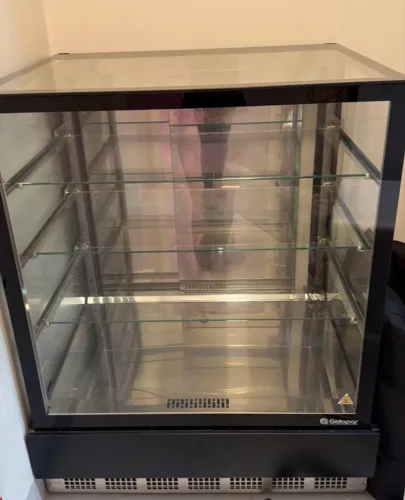 Vitrine quente/ Estufa 127volts